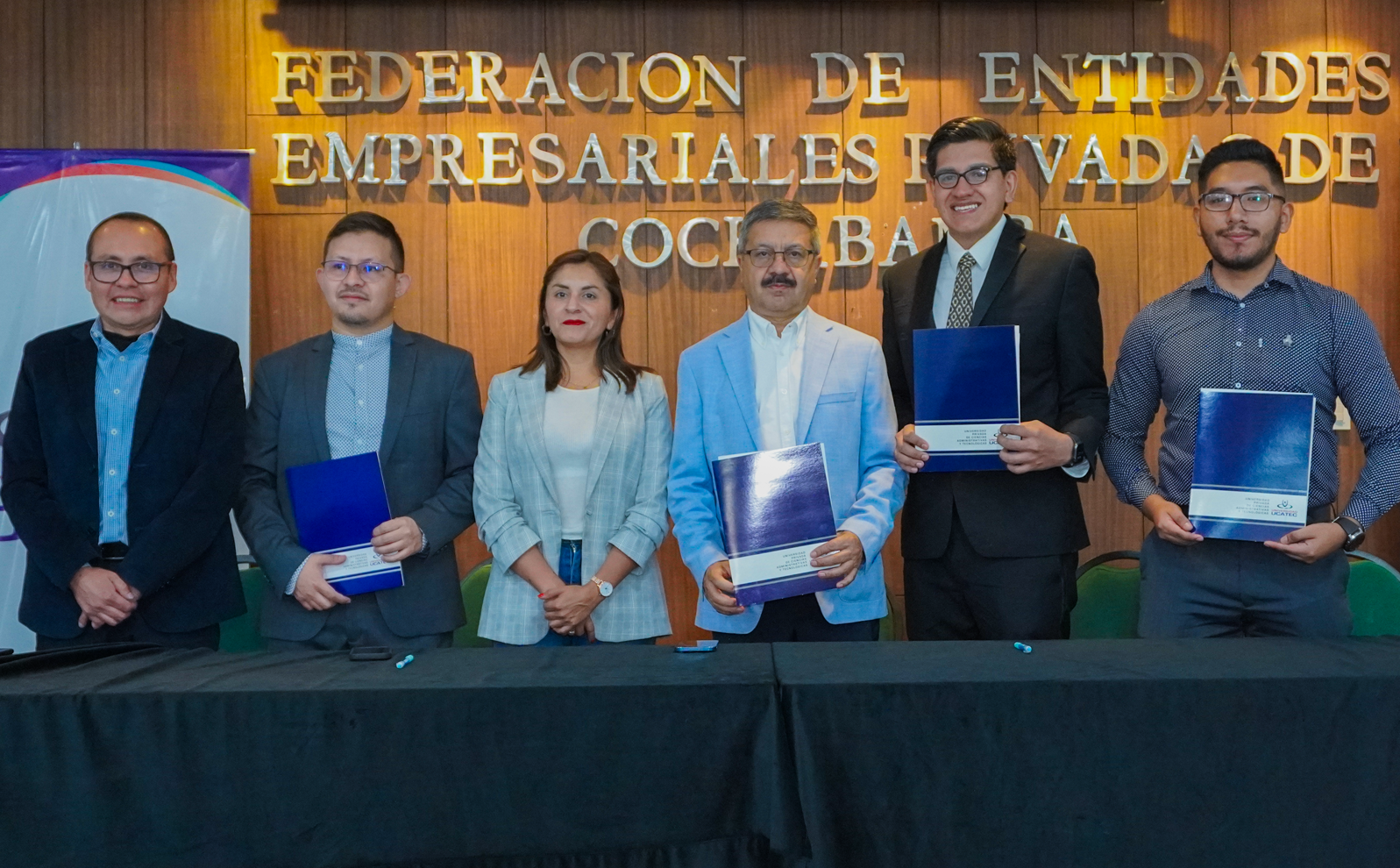 UCATEC firma convenio con Asociación de Empresarios Jóvenes de Cochabamba y lanza el programa Emprende PRO