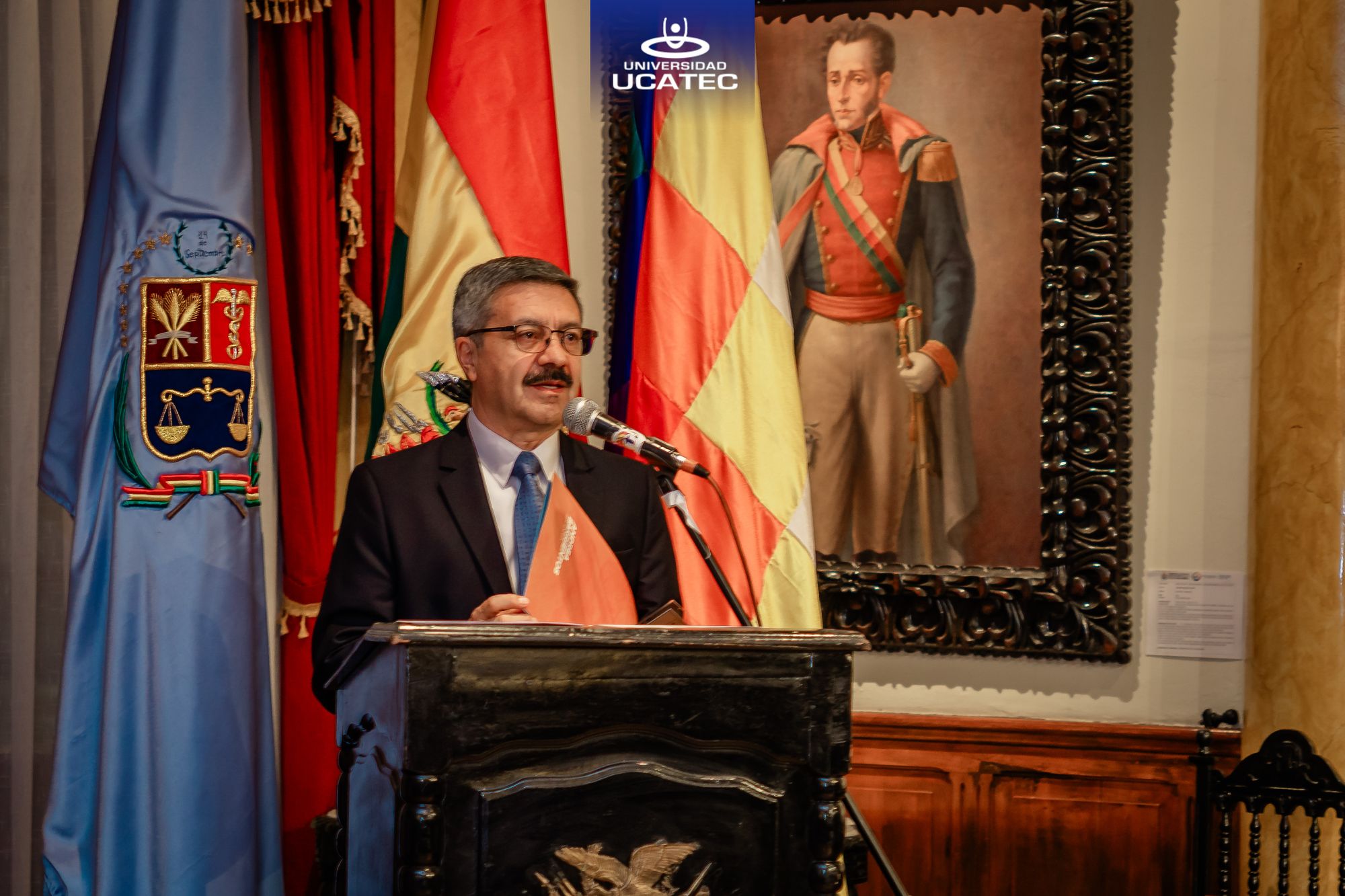 UCATEC celebra el reconocimiento al Rector Nacional René Polo Salinas por su destacada labor en la educación