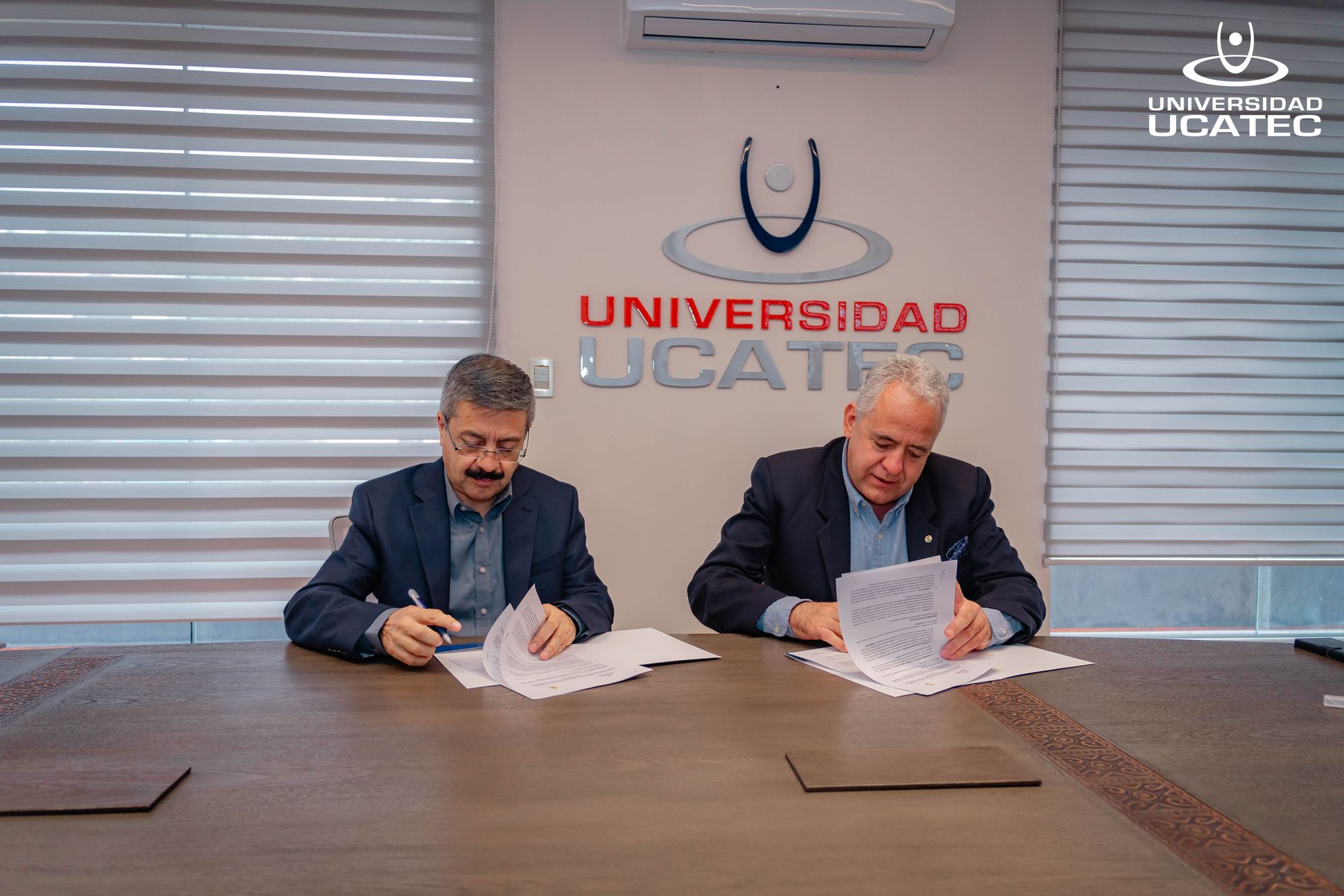 UCATEC y la Fundación Hecho en Bolivia firman convenio para impulsar pasantías estudiantiles