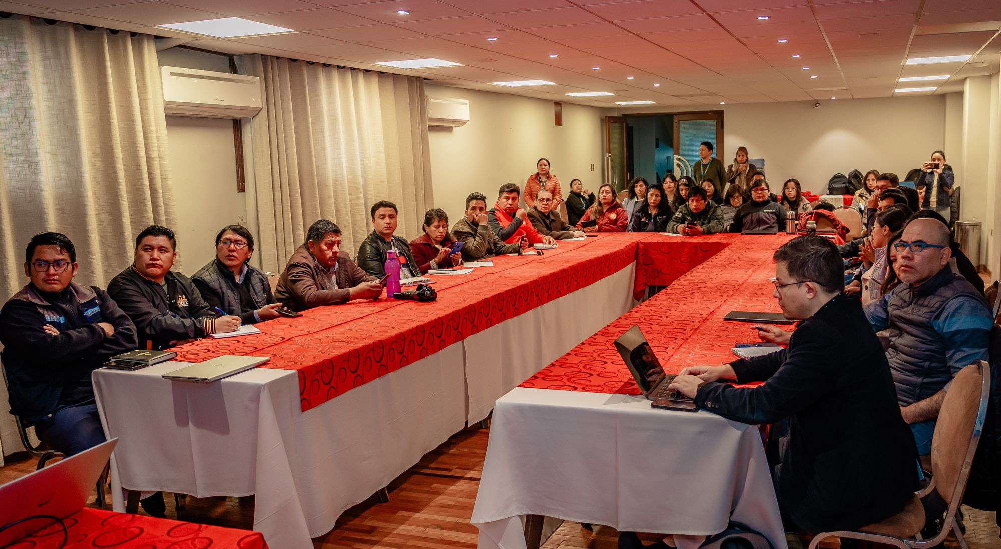 Reunión de Lineamientos para la Plataforma de Bolsa de Empleo y Emprendimiento en el Eje Metropolitano de Cochabamba