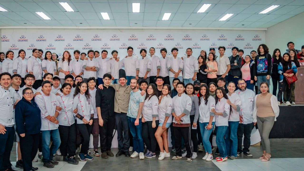 Estudiantes UCATEC perfeccionan sus habilidades en Charla de Técnicas Gastronómicas con el Chef Sylvain La Universidad UCATEC, en colaboración con la Alianza Francesa