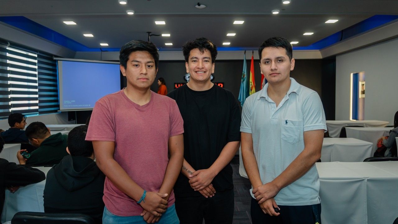 Estudiantes de Ingeniería de Sistemas presentan la aplicación “ECOHÉROES: Impulsando un Futuro Sostenible”