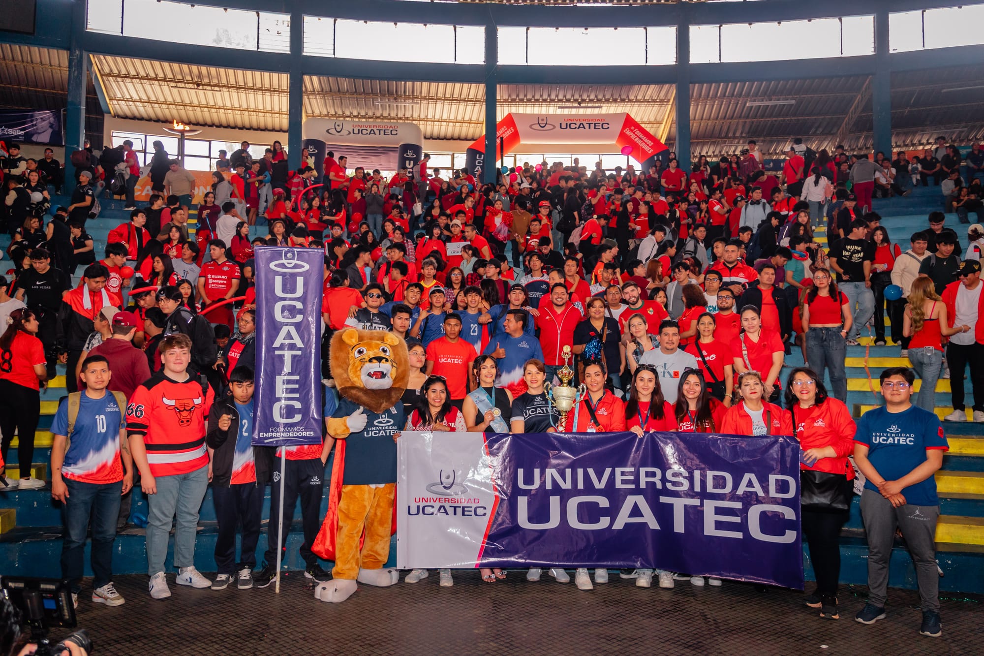 UCATEC enciende los Juegos Universitarios con una “Marea Roja” de Pasión