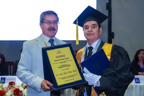 Universidad UCATEC entrega título Doctor Honoris Causa a Jaime Edgar Salinas Reque