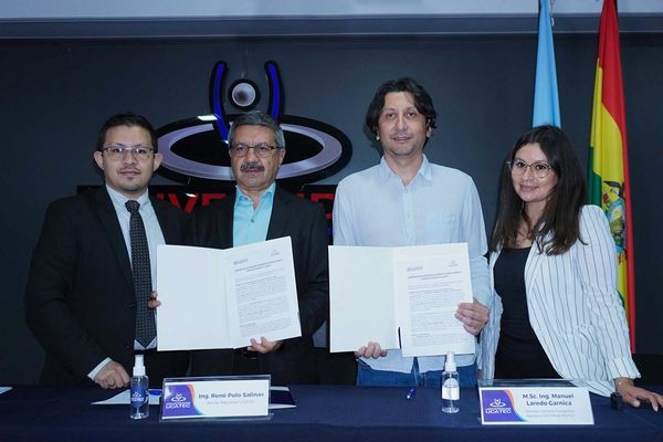 Universidad UCATEC firma convenio con Aguayo Centro de Desarrollo Tecnológico para promover el Desarrollo sostenible en Bolivia.