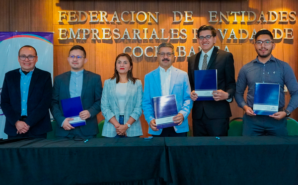 UCATEC firma convenio con Asociación de Empresarios Jóvenes de Cochabamba y lanza el programa Emprende PRO