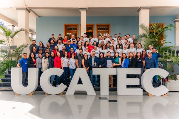 La Universidad UCATEC Celebra a sus Docentes en el Día del Maestro Boliviano