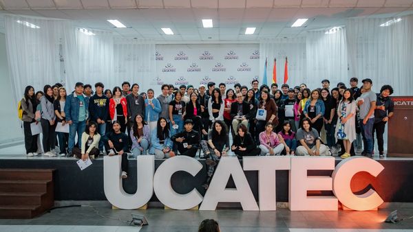 UCATEC fue escenario del DesAin Summit: creatividad, tecnología e inspiración en un solo evento