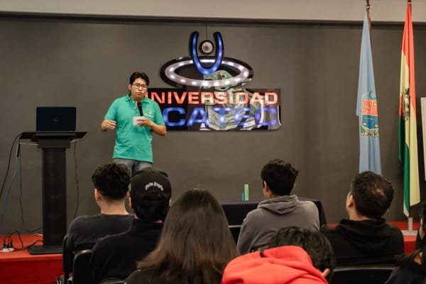 Impulsando la Electro movilidad de Bajo Costo y el Futuro del Litio en Bolivia con Expertos Nacionales