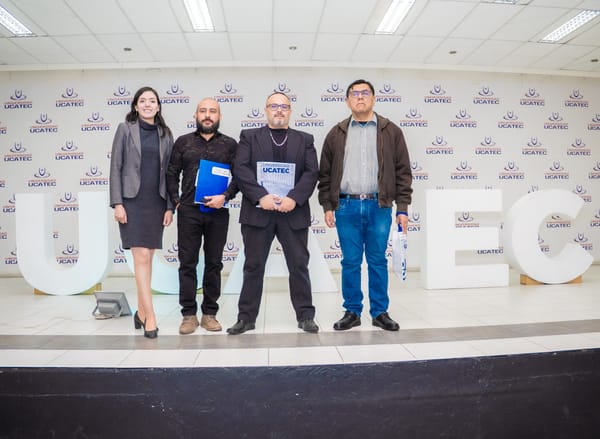 UCATEC acoge a expertos para analizar la economía en transformación de Bolivia en un Foro fructífero para sus estudiantes