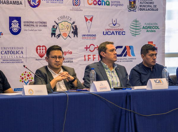 UCATEC destaca la importancia del plan de negocios y el networking estratégico en el evento "conexión emprendedora"