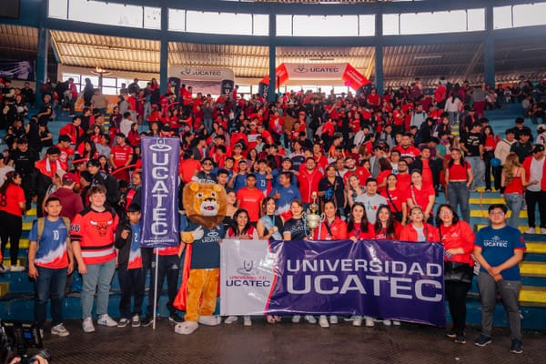 UCATEC enciende los Juegos Universitarios con una “Marea Roja” de Pasión