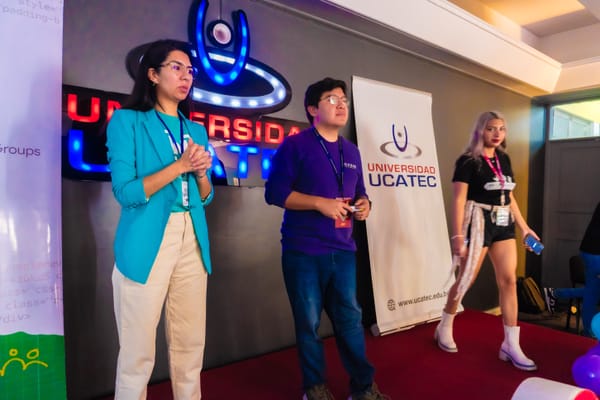 Tecnología y Talento: GDG Cochabamba impulsa el networking profesional con apoyo de la UCATEC